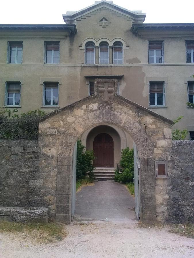 Gite D'Etape Clos St Roch Viviers Exterior foto